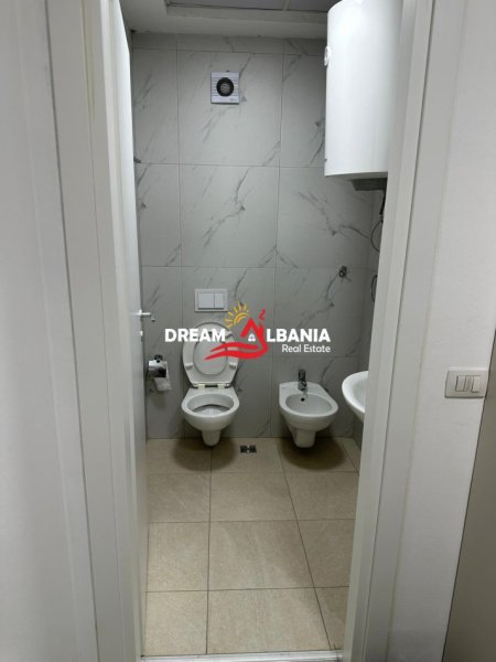 Tirane, jepet me qera apartament 2+1 Kati 3, 105 m² 850 € (don bosko)