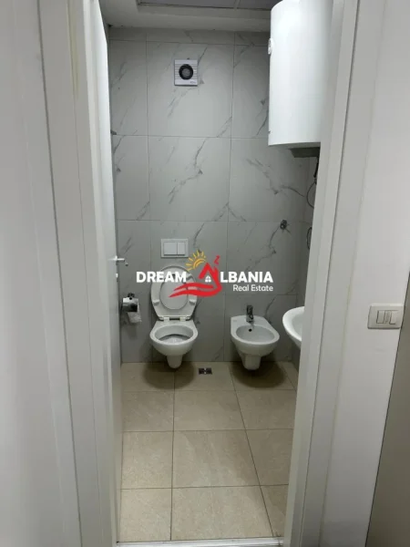 Tirane, jepet me qera apartament 2+1 Kati 3, 105 m² 850 € (don bosko)