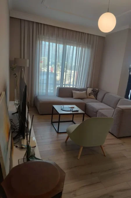 Shitet Apartament 2+1 , 100 m² 300.000 € (Rruga e Kosovareve)
