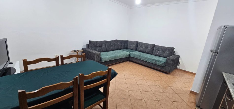 Tirane, jepet me qera apartament 1+1 Kati 6, 62 m² 400 € (Yzberisht)