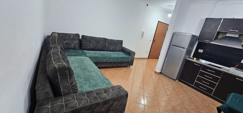 Tirane, jepet me qera apartament 1+1 Kati 6, 62 m² 400 € (Yzberisht)