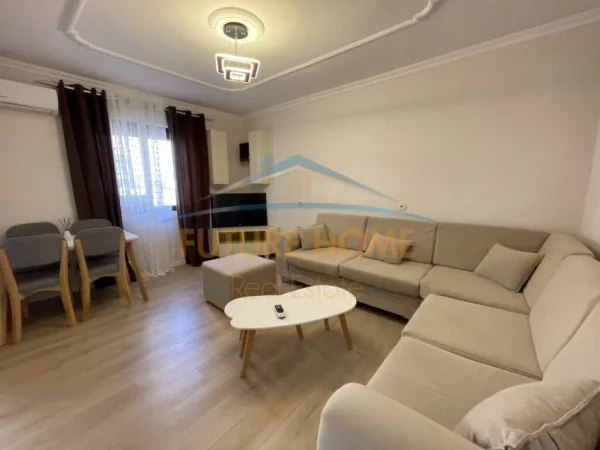 Tirane, shes apartament 1+1+Ballkon Kati 4, 57 m² 90.000 € (Xhanfize Keko)