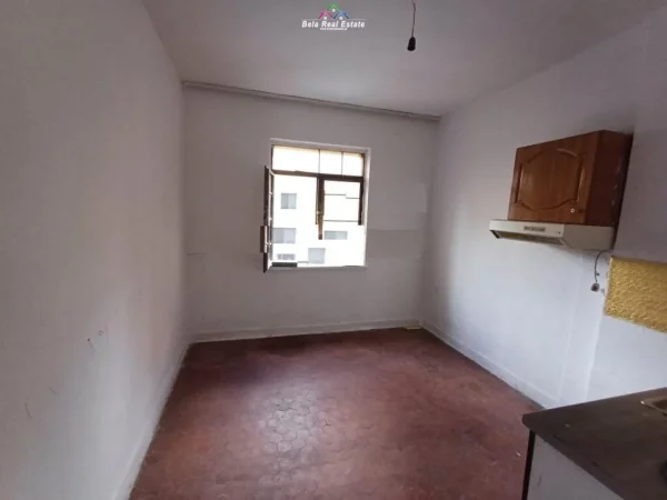 Tirane, shes apartament 2+1 Kati 3, 66 m² 135.000 € (pazari i ri)