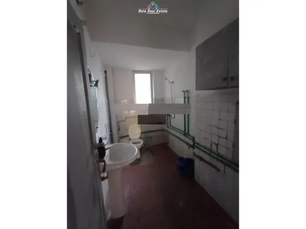 Tirane, shes apartament 2+1 Kati 3, 66 m² 135.000 € (pazari i ri)