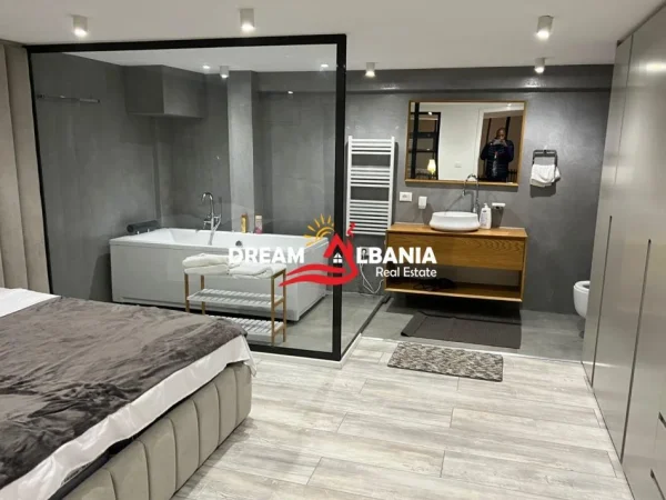 Tirane, jepet me qera apartament 2+1 Kati 1, 130 m² 1.200 € (Tek Rruga e Kavajes, prane Xhamise Dine Hoxha)
