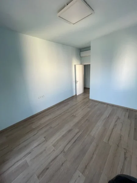 Tirane, shitet apartament 2+1+Ballkon Kati 6, 110 m² 259.990 € (SQ 21)