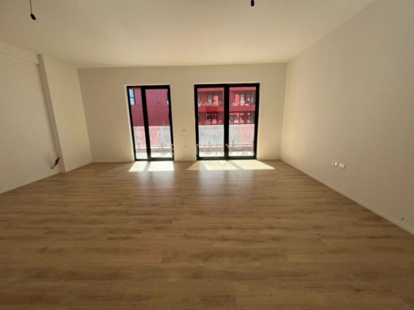 Tirane, jepet me qera 3+1+Ballkon Kati 5, 130 m² 600 € (rruga dibres)