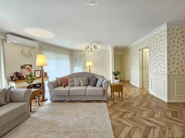 Tirane, jepet me qera apartament 2+1 Kati 4, 190 m² 880 € (kodra e diellit 2)