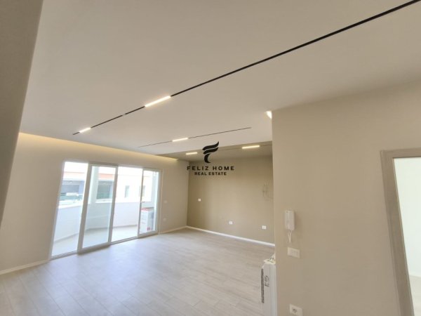 Tirane, jepet me qera apartament 2+1 Kati 7, 100 m² 550 € (ASTIR)