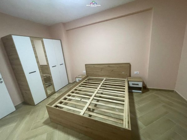 Tirane, jepet me qera apartament 1+1 Kati 5, 65 m² 550 € (shkolla ebaletit)