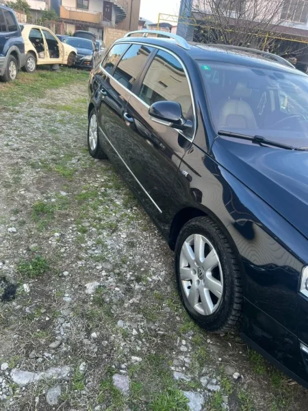 Tirane, shes makine Passat Nafte, e zeze tiptronik Kondicioner 20.000 km 5.000 €