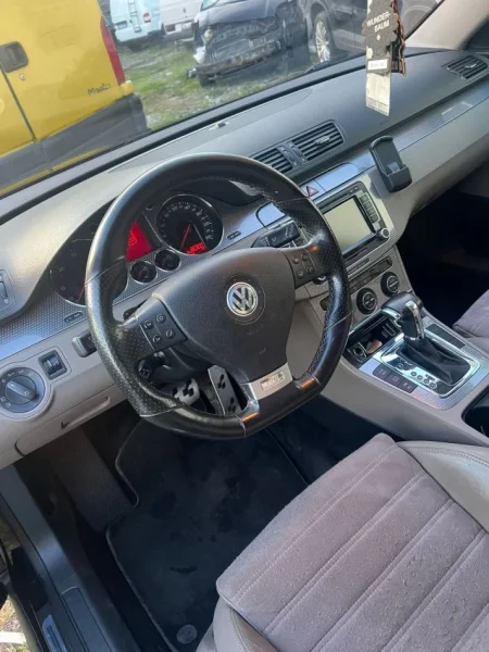 Tirane, shes makine Passat Nafte, e zeze tiptronik Kondicioner 20.000 km 5.000 €