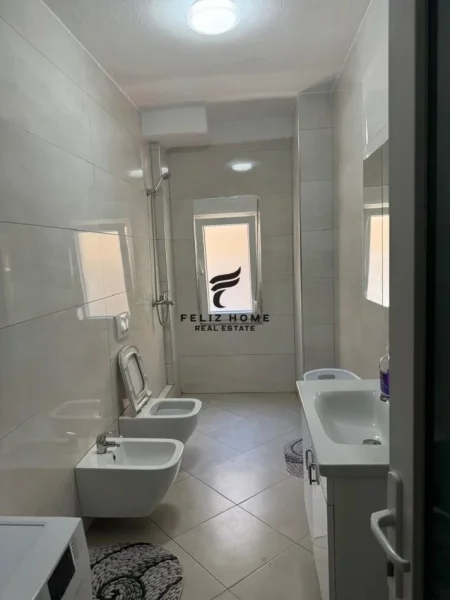 Tirane, jepet me qera apartament 2+1+Ballkon Kati 1, 87 m² 650 € (DON BOSKO)