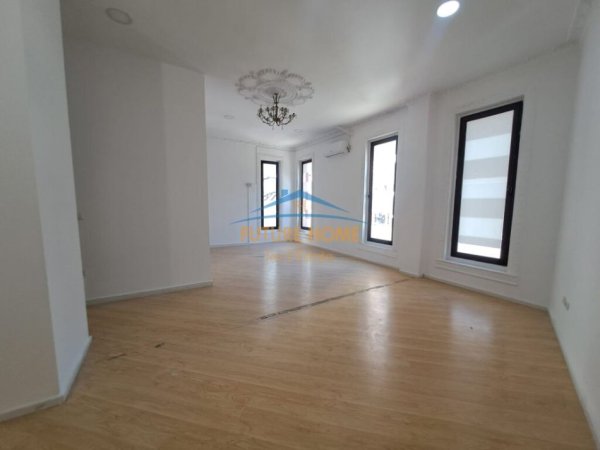 Tirane, jepet me qera apartament Kati 1, 80 m² 1.520 € (QENDER TIRANE)
