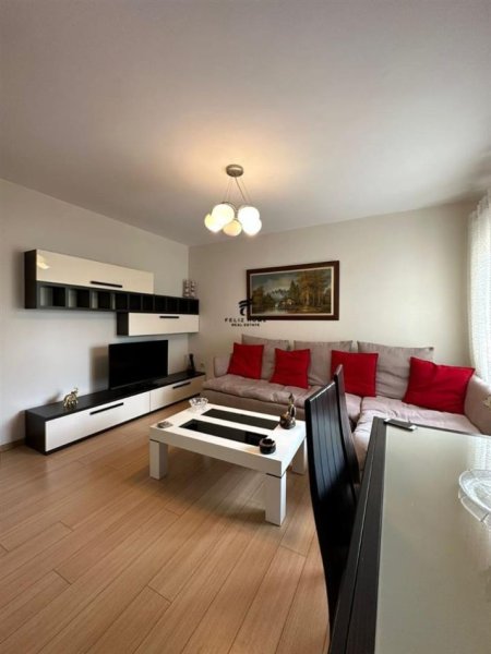 Tirane, jap me qera apartament 2+1 Kati 2, 80 m² 700 € (STADIUMI DINAMO)