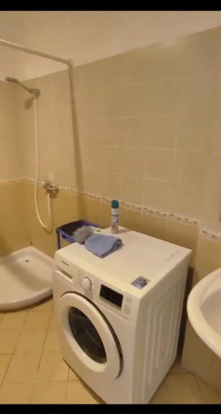Tirane, jepet me qera zyre Kati 4, 80 m² 700 € (mylym shyri)