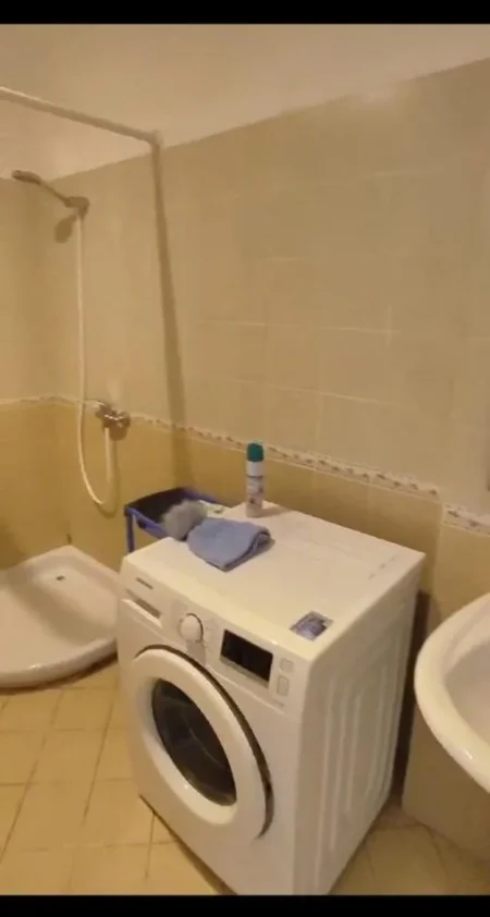 Tirane, jepet me qera zyre Kati 4, 80 m² 700 € (mylym shyri)