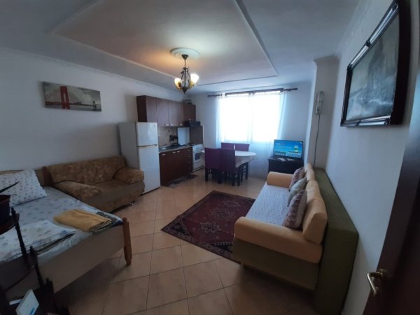 Tirane, jepet me qera apartament 1+1 Kati 3, 70 m² 500 € (PEDIATRIA)