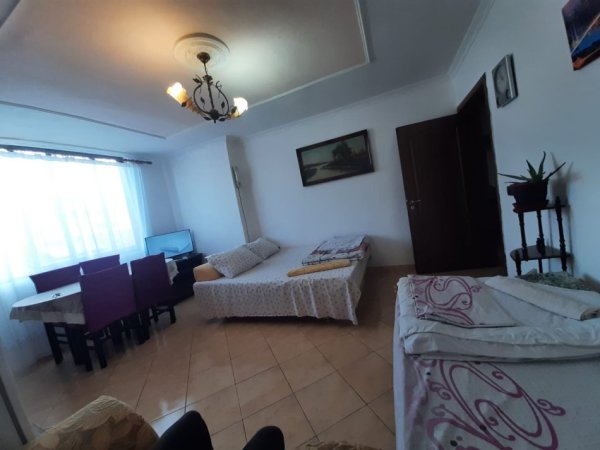 Tirane, jepet me qera apartament 1+1 Kati 3, 70 m² 500 € (PEDIATRIA)