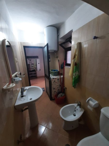 Tirane, jepet me qera apartament 1+1 Kati 3, 70 m² 500 € (PEDIATRIA)