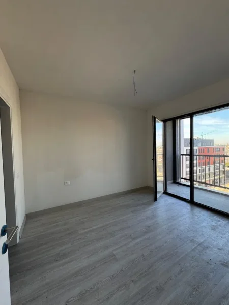 Tirane, shitet apartament 2+1+Ballkon Kati 5, 198.200 € (Jordan Misja)