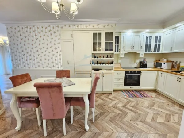 Tirane, jepet me qera apartament 2+1+Ballkon Kati 3, 110 m² 850  € (Rezidenca Kodra e Diellit 2)