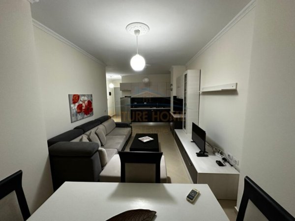 Tirane, jepet me qera apartament 1+1 Kati 5, 62 m² 550 € (21 Dhjetori)