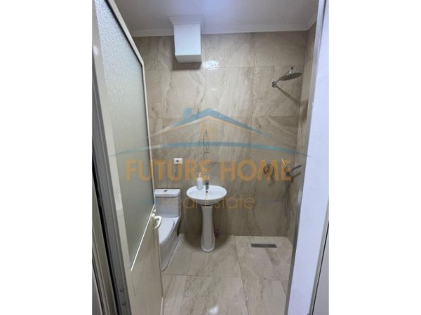 Tirane, jepet me qera zyre Kati 2, 52 m² 800 € (KINEMA AGIMI)