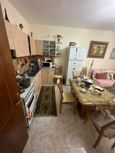 Tirane, shitet apartament 2+1+Aneks+Ballkon Kati 3, 91 m² 218.400 € (Rruga Myslym Shyri)