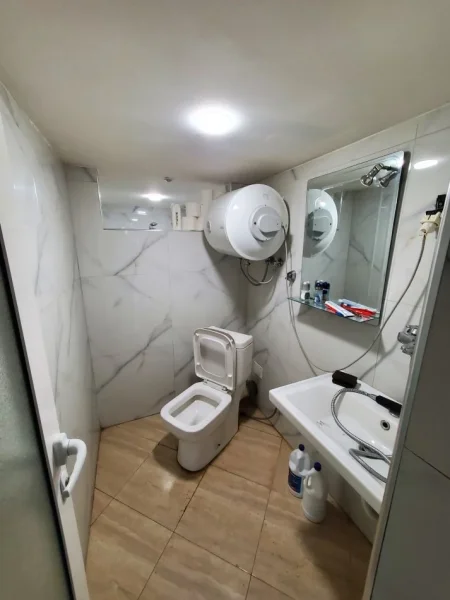 Tirane, shitet dyqan Kati 0, 38 m² 65.000 € (Rruga Joklin Persi)