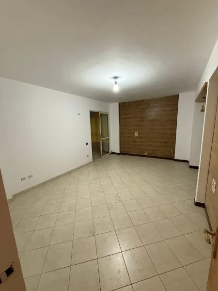 Tirane, shes apartament 2+1+Ballkon Kati 11, sip. 90m² 180.000 € (Perball Delijorgjit)