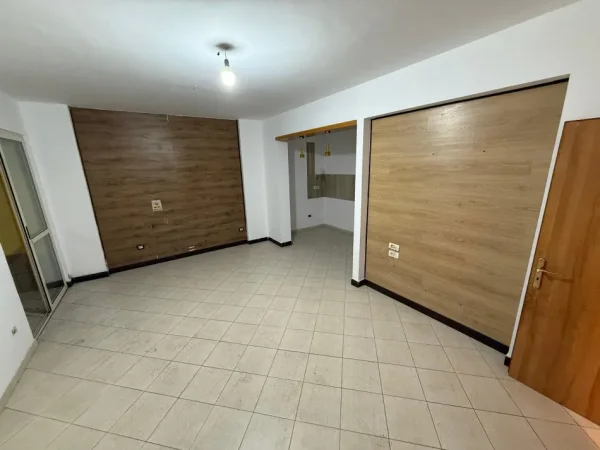 Tirane, shes apartament 2+1+Ballkon Kati 11, sip. 90m² 180.000 € (Perball Delijorgjit)