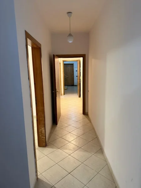 Tirane, shes apartament 2+1+Ballkon Kati 11, sip. 90m² 180.000 € (Perball Delijorgjit)