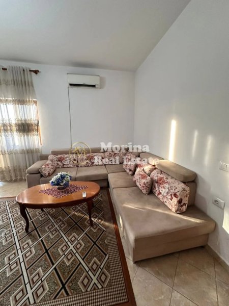 Tirane, jepet me qera shtepi 2+1+Aneks+Ballkon Kati 2, 115 m² 450 € (Casa Italia-Pati Travel Terminali)