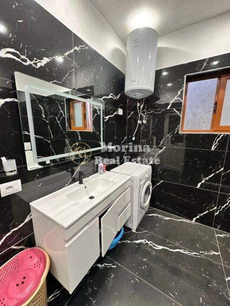 Tirane, jepet me qera shtepi 2+1+Aneks+Ballkon Kati 2, 115 m² 450 € (Casa Italia-Pati Travel Terminali)
