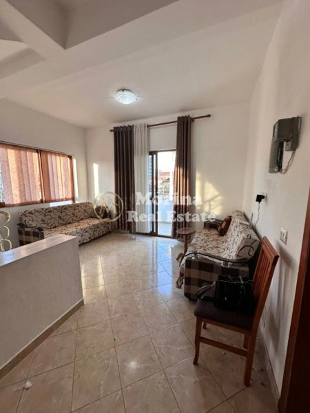 Tirane, jepet me qera shtepi 2+1+Aneks+Ballkon Kati 2, 115 m² 450 € (Casa Italia-Pati Travel Terminali)