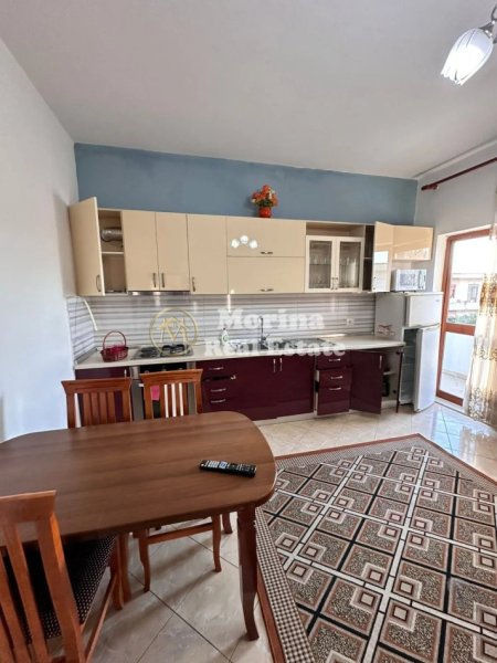 Tirane, jepet me qera shtepi 2+1+Aneks+Ballkon Kati 2, 115 m² 450 € (Casa Italia-Pati Travel Terminali)