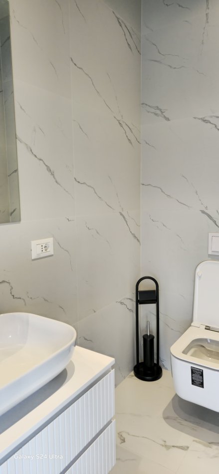Tirane, jepet me qera apartament 2+1 Kati 4, 125 m² 1.200 € (Rruga e Kavajes)