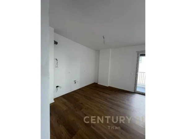 Tirane, shitet apartament 2+1 Kati 3, 100 m² 170.000 € (Trio Towers)