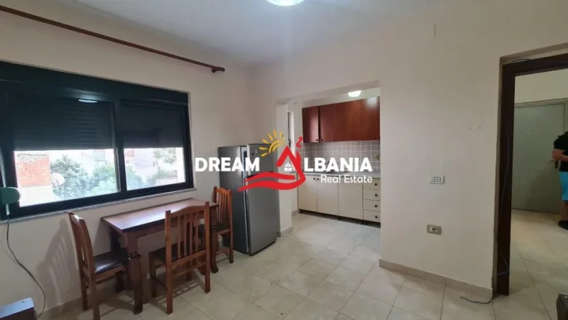 Tirane, shitet apartament 1+1+Ballkon Kati 4, 56 m² 110.000 € (Tek Kryqezimi i Brrylit)
