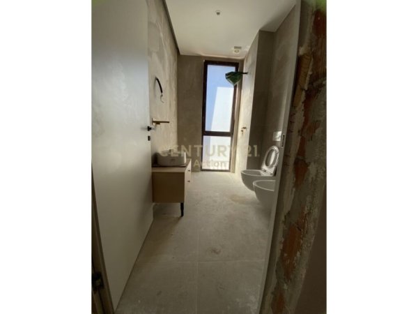 Tirane, jap me qera apartament 1+1+POST PARKIMI , 80 m² 1.100 € (Rruga e Kosovarëve)