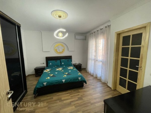 Tirane, jap me qera apartament 2+1+2 , 104 m² 650 € (Kopshti Botanik Zoologjik)