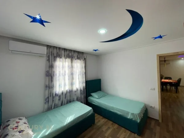 Tirane, jap me qera apartament 2+1+2 , 104 m² 650 € (Kopshti Botanik Zoologjik)