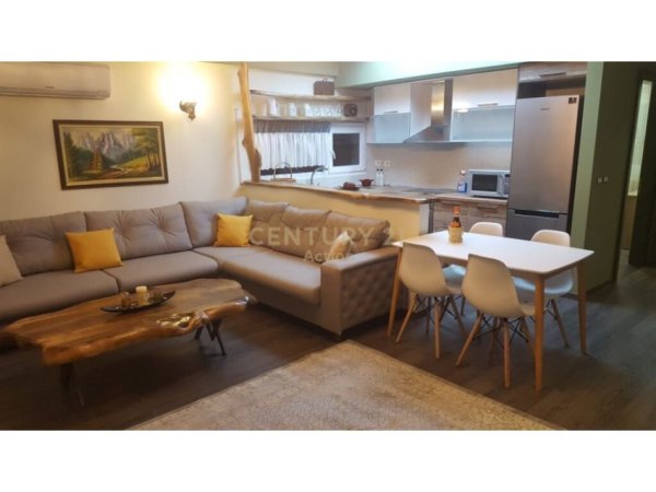 Tirane, jap me qera apartament 2+1+POST PARKIMI, 90 m² 650 € (Liqeni i Thatë)