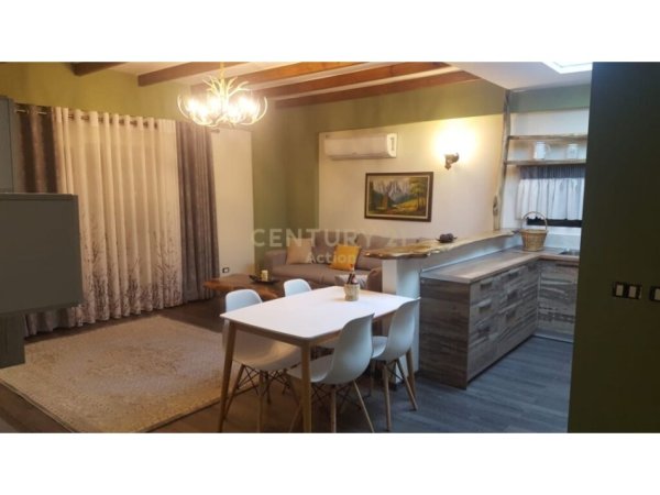Tirane, jap me qera apartament 2+1+POST PARKIMI, 90 m² 650 € (Liqeni i Thatë)