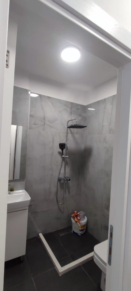 Tirane, shitet garsonier 1+1+Ballkon Kati 4, 35 m² 82.000 € (Mbikalimi Komunes e Parisit)