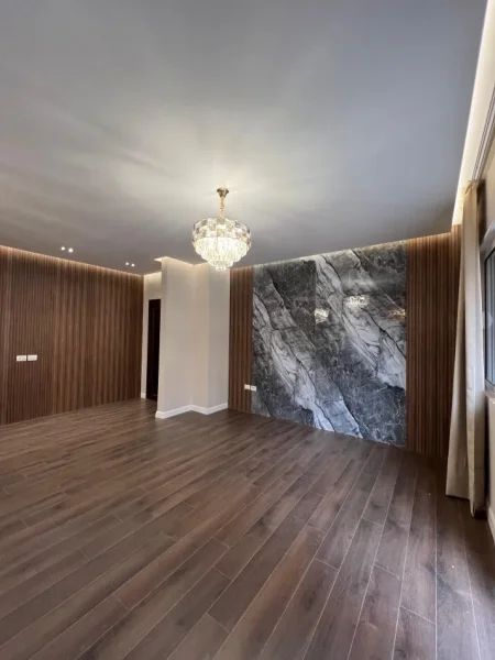 Tirane, shitet apartament 2+1+Ballkon Kati 1, 120 m² 210.000 € (Kopshti Botanik)