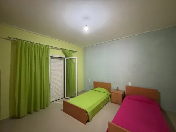 Tirane, jepet me qera apartament 2+1+Aneks+Ballkon Kati 2, 115 m² 450 € (selite)