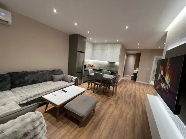 Tirane, jepet me qera apartament 2+1+Aneks+Ballkon Kati 3, 100 m² 600 € (astir)