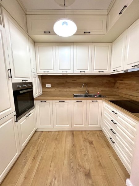 jepet me qera apartament 2+1 Kati 5,BLLOK, 80 m² 650 €